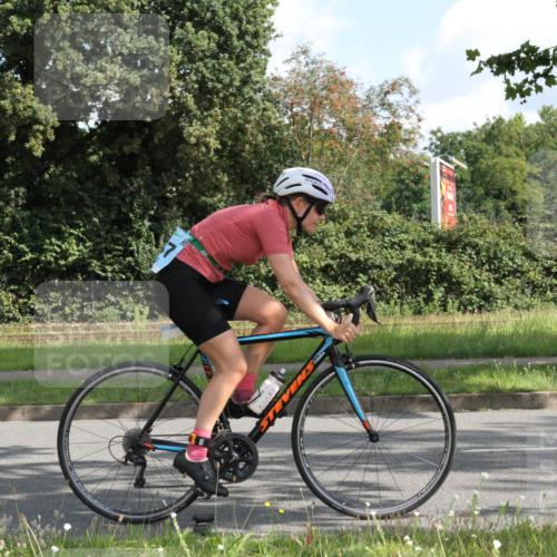 10.08.2025 - GEWOBA Citytriathlon Bremen Yannick Fuchs http://msf.ph/oto/8564944 10.08.2025 11:02:28 Radfahren 61, 195, 237, 484 meine-sportfotos.de