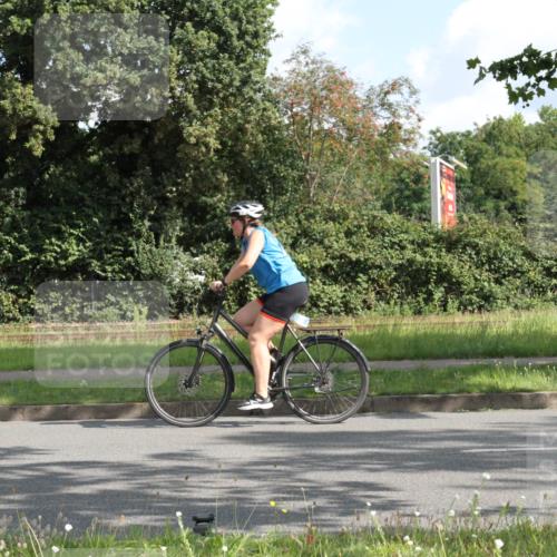 10.08.2025 - GEWOBA Citytriathlon Bremen Yannick Fuchs http://msf.ph/oto/8564949 10.08.2025 11:02:33 Radfahren 61, 195, 237, 484 meine-sportfotos.de