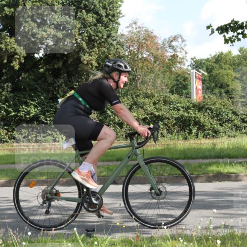 10.08.2025 - GEWOBA Citytriathlon Bremen Yannick Fuchs http://msf.ph/oto/8564953 10.08.2025 11:02:38 Radfahren 23, 53, 61, 135, 223, 237, 484 meine-sportfotos.de