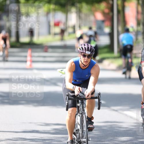 10.08.2025 - GEWOBA Citytriathlon Bremen Yannick Fuchs http://msf.ph/oto/8564957 10.08.2025 14:45:03 Radfahren 35, 198, 326, 336, 346, 453, 484, 497 meine-sportfotos.de