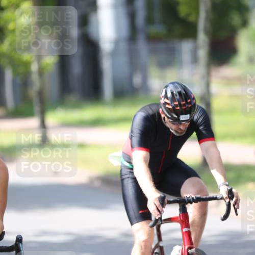 10.08.2025 - GEWOBA Citytriathlon Bremen Yannick Fuchs http://msf.ph/oto/8564960 10.08.2025 14:45:04 Radfahren 35, 198, 326, 336, 346, 453, 484, 497 meine-sportfotos.de