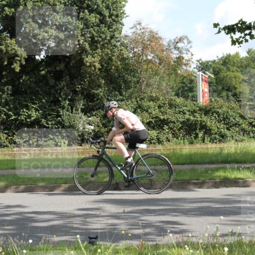 10.08.2025 - GEWOBA Citytriathlon Bremen Yannick Fuchs http://msf.ph/oto/8564961 10.08.2025 11:02:48 Radfahren 23, 53, 135, 223 meine-sportfotos.de