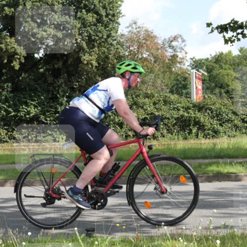 10.08.2025 - GEWOBA Citytriathlon Bremen Yannick Fuchs http://msf.ph/oto/8564963 10.08.2025 11:02:50 Radfahren 23, 53, 135, 223 meine-sportfotos.de