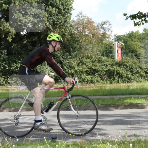 10.08.2025 - GEWOBA Citytriathlon Bremen Yannick Fuchs http://msf.ph/oto/8564969 10.08.2025 11:02:55 Radfahren 23, 53, 135, 223 meine-sportfotos.de