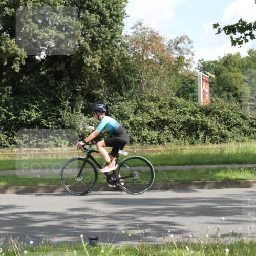 10.08.2025 - GEWOBA Citytriathlon Bremen Yannick Fuchs http://msf.ph/oto/8564971 10.08.2025 11:03:01 Radfahren 135, 175, 223, 415, 496 meine-sportfotos.de