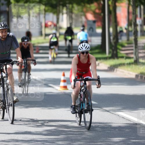 10.08.2025 - GEWOBA Citytriathlon Bremen Yannick Fuchs http://msf.ph/oto/8564972 10.08.2025 14:45:06 Radfahren 35, 198, 326, 336, 346, 453, 484, 497 meine-sportfotos.de