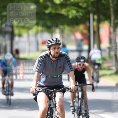 10.08.2025 - GEWOBA Citytriathlon Bremen Yannick Fuchs http://msf.ph/oto/8564980 10.08.2025 14:45:07 Radfahren 35, 198, 326, 336, 346, 453, 484, 497 meine-sportfotos.de