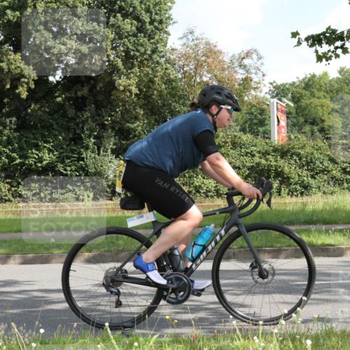 10.08.2025 - GEWOBA Citytriathlon Bremen Yannick Fuchs http://msf.ph/oto/8564983 10.08.2025 11:03:23 Radfahren 27, 55, 175, 177, 189, 415, 496 meine-sportfotos.de