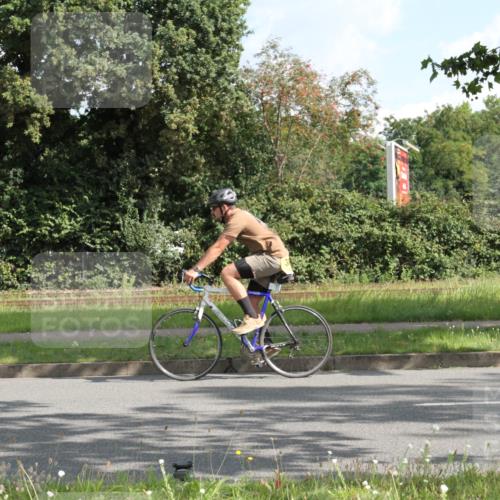 10.08.2025 - GEWOBA Citytriathlon Bremen Yannick Fuchs http://msf.ph/oto/8564994 10.08.2025 11:03:40 Radfahren 13, 55, 167 meine-sportfotos.de