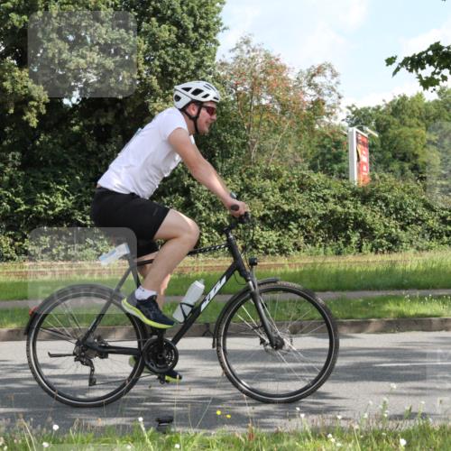 10.08.2025 - GEWOBA Citytriathlon Bremen Yannick Fuchs http://msf.ph/oto/8564996 10.08.2025 11:03:43 Radfahren 13, 55, 167 meine-sportfotos.de