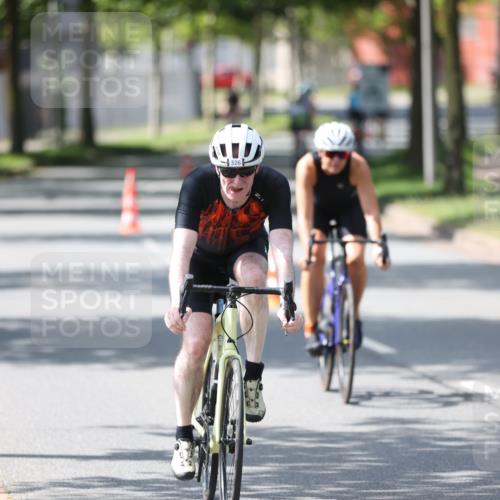 10.08.2025 - GEWOBA Citytriathlon Bremen Yannick Fuchs http://msf.ph/oto/8564999 10.08.2025 14:45:12 Radfahren 35, 198, 221, 326, 336, 453, 484, 497 meine-sportfotos.de
