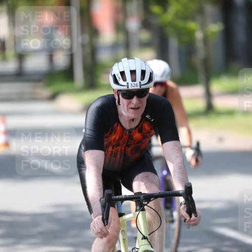 10.08.2025 - GEWOBA Citytriathlon Bremen Yannick Fuchs http://msf.ph/oto/8565004 10.08.2025 14:45:13 Radfahren 198, 221, 326, 336, 453, 484, 497 meine-sportfotos.de