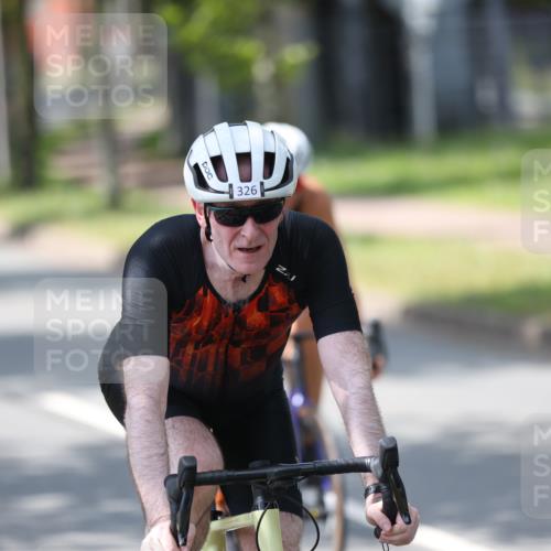 10.08.2025 - GEWOBA Citytriathlon Bremen Yannick Fuchs http://msf.ph/oto/8565005 10.08.2025 14:45:13 Radfahren 198, 221, 326, 336, 453, 484, 497 meine-sportfotos.de