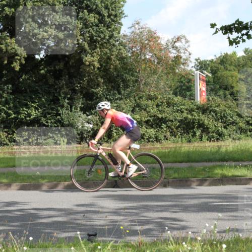 10.08.2025 - GEWOBA Citytriathlon Bremen Yannick Fuchs http://msf.ph/oto/8565010 10.08.2025 11:04:44 Radfahren 235, 361 meine-sportfotos.de