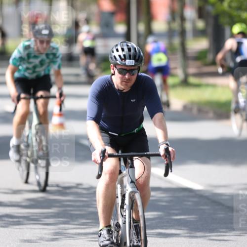 10.08.2025 - GEWOBA Citytriathlon Bremen Yannick Fuchs http://msf.ph/oto/8565019 10.08.2025 14:45:25 Radfahren 202, 221, 247, 332, 349, 360, 497, 532 meine-sportfotos.de