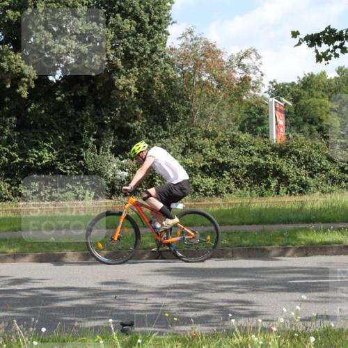 10.08.2025 - GEWOBA Citytriathlon Bremen Yannick Fuchs http://msf.ph/oto/8565021 10.08.2025 11:05:13 Radfahren  meine-sportfotos.de