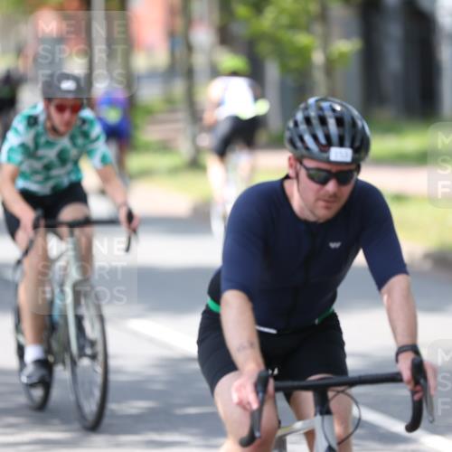 10.08.2025 - GEWOBA Citytriathlon Bremen Yannick Fuchs http://msf.ph/oto/8565022 10.08.2025 14:45:26 Radfahren 202, 221, 247, 332, 349, 360, 532 meine-sportfotos.de