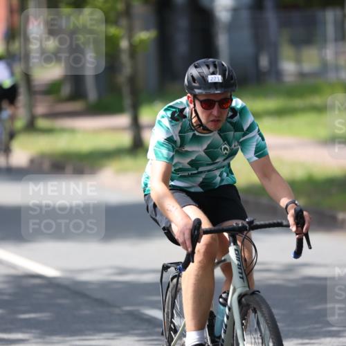 10.08.2025 - GEWOBA Citytriathlon Bremen Yannick Fuchs http://msf.ph/oto/8565027 10.08.2025 14:45:26 Radfahren 202, 221, 247, 332, 349, 360, 532 meine-sportfotos.de