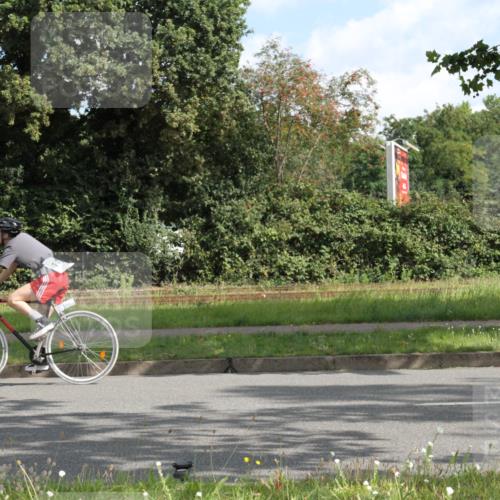 10.08.2025 - GEWOBA Citytriathlon Bremen Yannick Fuchs http://msf.ph/oto/8565028 10.08.2025 11:05:21 Radfahren  meine-sportfotos.de
