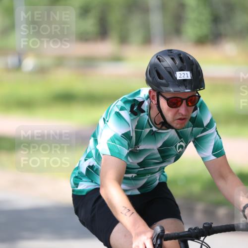 10.08.2025 - GEWOBA Citytriathlon Bremen Yannick Fuchs http://msf.ph/oto/8565033 10.08.2025 14:45:27 Radfahren 202, 221, 247, 332, 349, 360, 532 meine-sportfotos.de