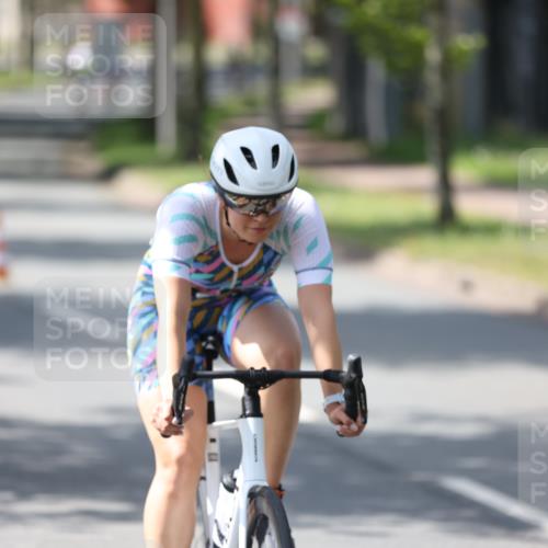 10.08.2025 - GEWOBA Citytriathlon Bremen Yannick Fuchs http://msf.ph/oto/8565041 10.08.2025 14:45:34 Radfahren 160, 202, 221, 247, 273, 332, 349, 360, 532 meine-sportfotos.de