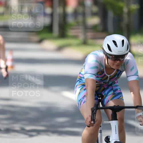 10.08.2025 - GEWOBA Citytriathlon Bremen Yannick Fuchs http://msf.ph/oto/8565042 10.08.2025 14:45:34 Radfahren 160, 202, 221, 247, 273, 332, 349, 360, 532 meine-sportfotos.de