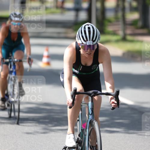 10.08.2025 - GEWOBA Citytriathlon Bremen Yannick Fuchs http://msf.ph/oto/8565045 10.08.2025 14:45:35 Radfahren 160, 202, 221, 247, 273, 332, 349, 360, 532 meine-sportfotos.de