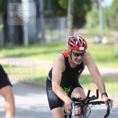 10.08.2025 - GEWOBA Citytriathlon Bremen Yannick Fuchs http://msf.ph/oto/8565070 10.08.2025 14:45:41 Radfahren 99, 160, 166, 202, 247, 273, 332, 349, 360, 441, 532 meine-sportfotos.de