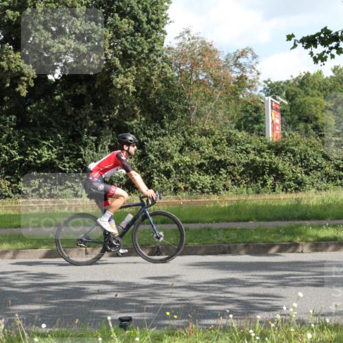 10.08.2025 - GEWOBA Citytriathlon Bremen Yannick Fuchs http://msf.ph/oto/8565076 10.08.2025 11:11:57 Radfahren  meine-sportfotos.de