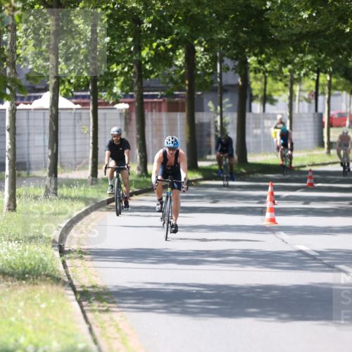 10.08.2025 - GEWOBA Citytriathlon Bremen Yannick Fuchs http://msf.ph/oto/8565077 10.08.2025 14:45:43 Radfahren 99, 160, 166, 202, 247, 273, 332, 349, 360, 441, 532 meine-sportfotos.de
