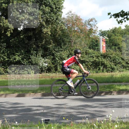 10.08.2025 - GEWOBA Citytriathlon Bremen Yannick Fuchs http://msf.ph/oto/8565079 10.08.2025 11:11:57 Radfahren  meine-sportfotos.de
