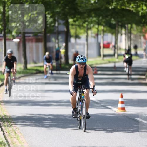 10.08.2025 - GEWOBA Citytriathlon Bremen Yannick Fuchs http://msf.ph/oto/8565087 10.08.2025 14:45:45 Radfahren 99, 160, 166, 202, 247, 273, 332, 349, 360, 404, 441, 532 meine-sportfotos.de
