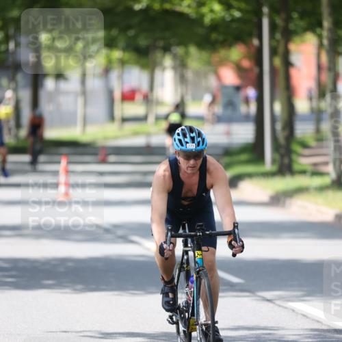 10.08.2025 - GEWOBA Citytriathlon Bremen Yannick Fuchs http://msf.ph/oto/8565089 10.08.2025 14:45:46 Radfahren 99, 160, 166, 202, 247, 273, 332, 360, 404, 441 meine-sportfotos.de
