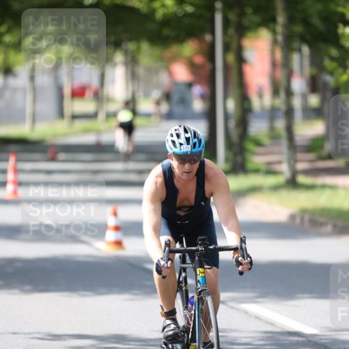 10.08.2025 - GEWOBA Citytriathlon Bremen Yannick Fuchs http://msf.ph/oto/8565090 10.08.2025 14:45:46 Radfahren 99, 160, 166, 202, 247, 273, 332, 360, 404, 441 meine-sportfotos.de