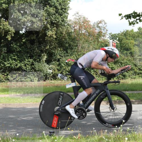 10.08.2025 - GEWOBA Citytriathlon Bremen Yannick Fuchs http://msf.ph/oto/8565093 10.08.2025 11:52:39 Radfahren 554 meine-sportfotos.de