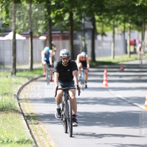 10.08.2025 - GEWOBA Citytriathlon Bremen Yannick Fuchs http://msf.ph/oto/8565099 10.08.2025 14:45:48 Radfahren 99, 160, 166, 182, 247, 273, 332, 404, 441 meine-sportfotos.de