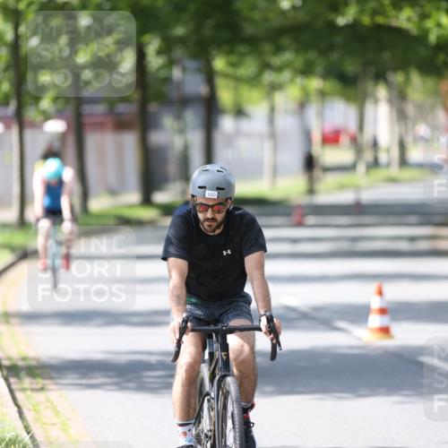 10.08.2025 - GEWOBA Citytriathlon Bremen Yannick Fuchs http://msf.ph/oto/8565102 10.08.2025 14:45:49 Radfahren 99, 160, 166, 182, 269, 273, 332, 404, 441 meine-sportfotos.de
