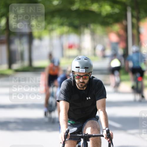 10.08.2025 - GEWOBA Citytriathlon Bremen Yannick Fuchs http://msf.ph/oto/8565105 10.08.2025 14:45:50 Radfahren 99, 160, 166, 182, 269, 273, 332, 404, 441 meine-sportfotos.de