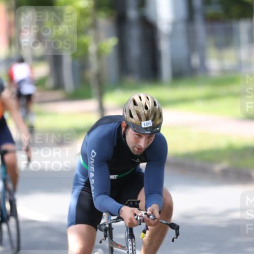 10.08.2025 - GEWOBA Citytriathlon Bremen Yannick Fuchs http://msf.ph/oto/8565107 10.08.2025 14:45:52 Radfahren 99, 160, 166, 182, 269, 273, 404, 441 meine-sportfotos.de