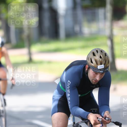 10.08.2025 - GEWOBA Citytriathlon Bremen Yannick Fuchs http://msf.ph/oto/8565109 10.08.2025 14:45:52 Radfahren 99, 160, 166, 182, 269, 273, 404, 441 meine-sportfotos.de