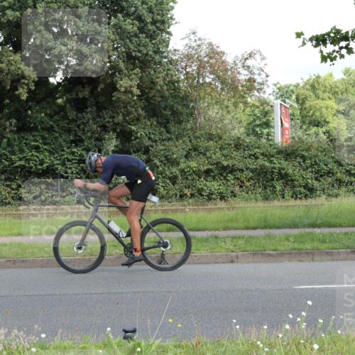 10.08.2025 - GEWOBA Citytriathlon Bremen Yannick Fuchs http://msf.ph/oto/8565110 10.08.2025 11:57:37 Radfahren 657 meine-sportfotos.de