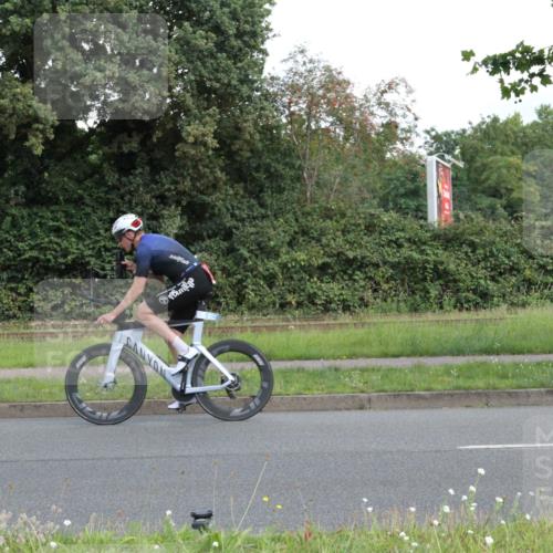 10.08.2025 - GEWOBA Citytriathlon Bremen Yannick Fuchs http://msf.ph/oto/8565115 10.08.2025 11:58:15 Radfahren 564 meine-sportfotos.de