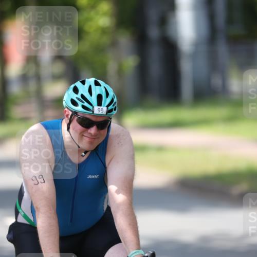 10.08.2025 - GEWOBA Citytriathlon Bremen Yannick Fuchs http://msf.ph/oto/8565119 10.08.2025 14:45:54 Radfahren 61, 99, 166, 182, 269, 273, 404, 441 meine-sportfotos.de