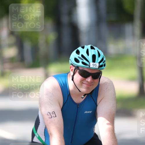 10.08.2025 - GEWOBA Citytriathlon Bremen Yannick Fuchs http://msf.ph/oto/8565121 10.08.2025 14:45:54 Radfahren 61, 99, 166, 182, 269, 273, 404, 441 meine-sportfotos.de