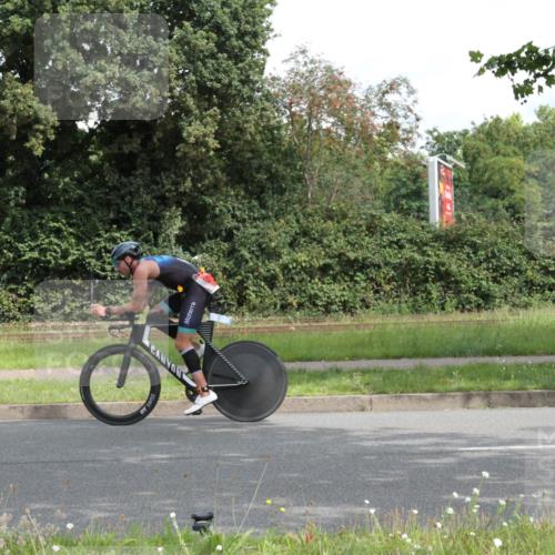 10.08.2025 - GEWOBA Citytriathlon Bremen Yannick Fuchs http://msf.ph/oto/8565124 10.08.2025 11:59:19 Radfahren  meine-sportfotos.de