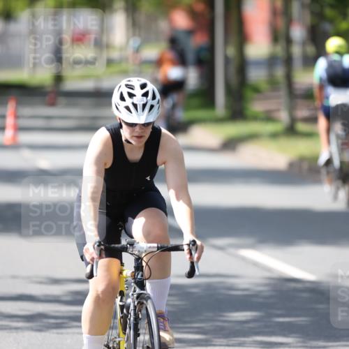 10.08.2025 - GEWOBA Citytriathlon Bremen Yannick Fuchs http://msf.ph/oto/8565131 10.08.2025 14:46:00 Radfahren 61, 99, 166, 182, 269, 363, 404, 441 meine-sportfotos.de