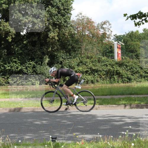 10.08.2025 - GEWOBA Citytriathlon Bremen Yannick Fuchs http://msf.ph/oto/8565134 10.08.2025 12:00:07 Radfahren 568, 654 meine-sportfotos.de