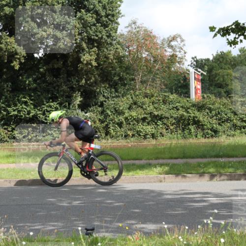 10.08.2025 - GEWOBA Citytriathlon Bremen Yannick Fuchs http://msf.ph/oto/8565145 10.08.2025 12:00:46 Radfahren  meine-sportfotos.de