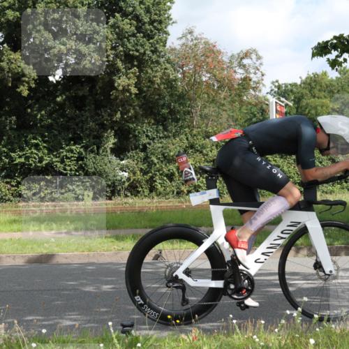 10.08.2025 - GEWOBA Citytriathlon Bremen Yannick Fuchs http://msf.ph/oto/8565147 10.08.2025 12:00:55 Radfahren 579 meine-sportfotos.de