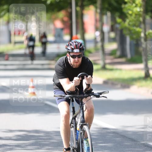 10.08.2025 - GEWOBA Citytriathlon Bremen Yannick Fuchs http://msf.ph/oto/8565153 10.08.2025 14:46:06 Radfahren 61, 182, 269, 363, 404, 422 meine-sportfotos.de